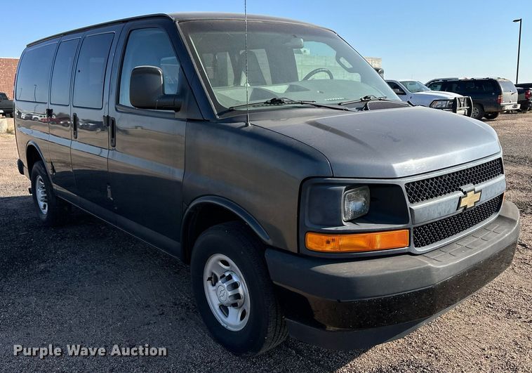 image for item ER8030 2017 Chevrolet Express 2500 van