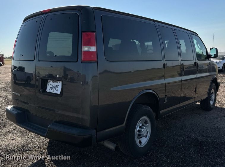 image for item ER8030 2017 Chevrolet Express 2500 van