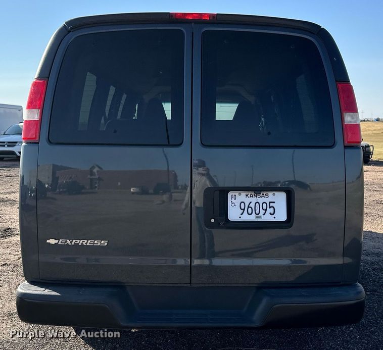 image for item ER8030 2017 Chevrolet Express 2500 van