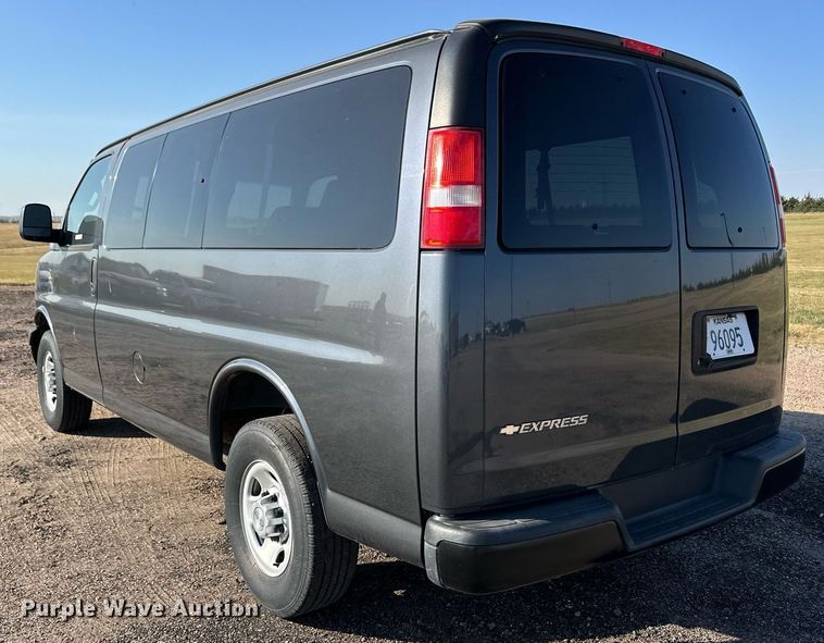 image for item ER8030 2017 Chevrolet Express 2500 van