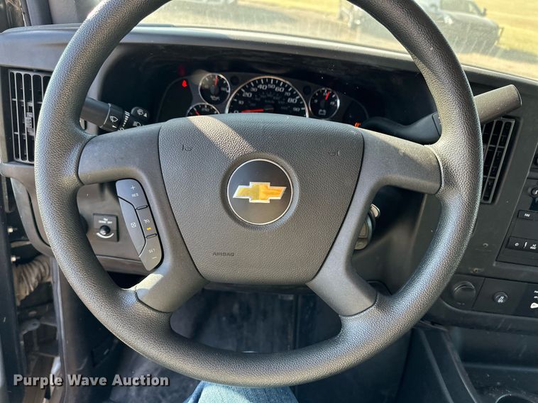image for item ER8030 2017 Chevrolet Express 2500 van