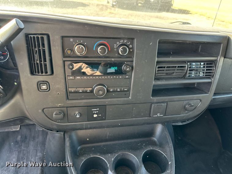 image for item ER8030 2017 Chevrolet Express 2500 van