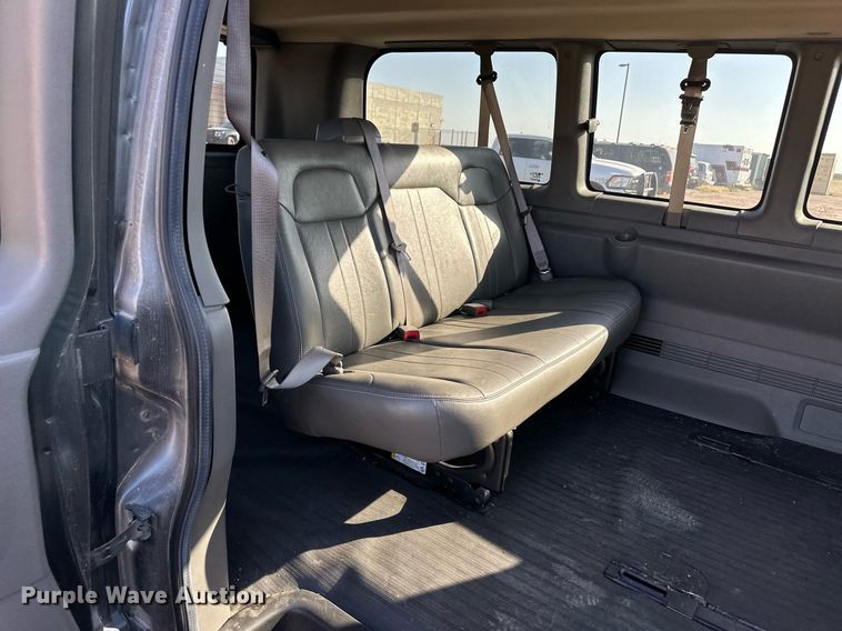 image for item ER8030 2017 Chevrolet Express 2500 van