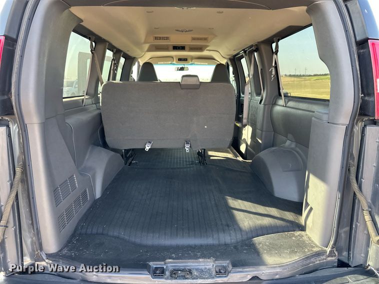 image for item ER8030 2017 Chevrolet Express 2500 van