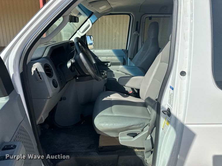 image for item ER8063 2012 Ford E350 Super Duty van