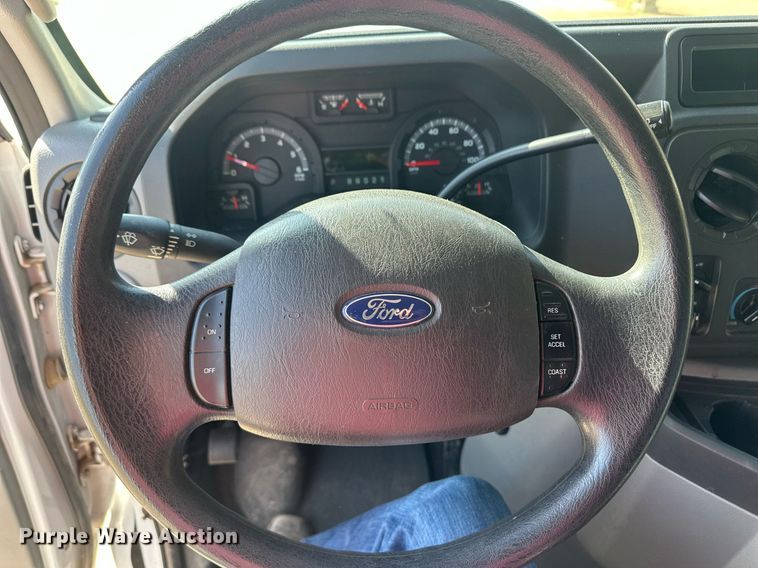 image for item ER8063 2012 Ford E350 Super Duty van