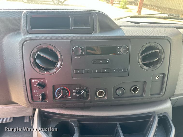 image for item ER8063 2012 Ford E350 Super Duty van