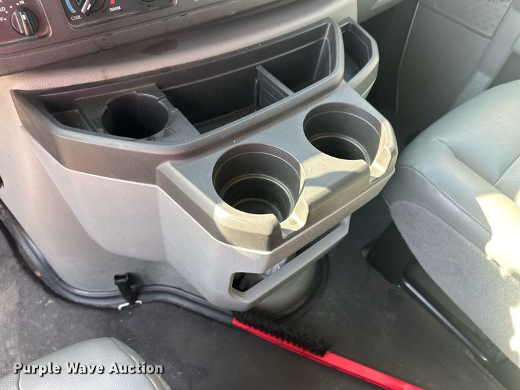 image for item ER8063 2012 Ford E350 Super Duty van