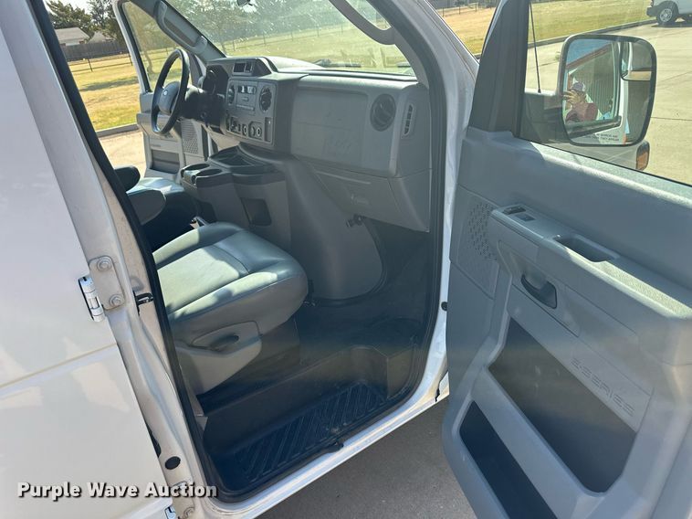 image for item ER8063 2012 Ford E350 Super Duty van