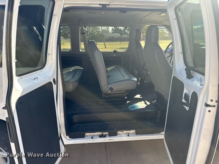 image for item ER8063 2012 Ford E350 Super Duty van