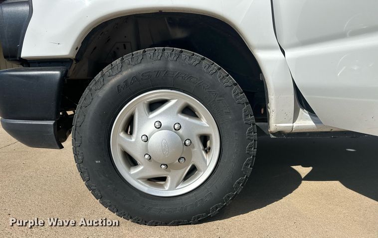 image for item ER8063 2012 Ford E350 Super Duty van