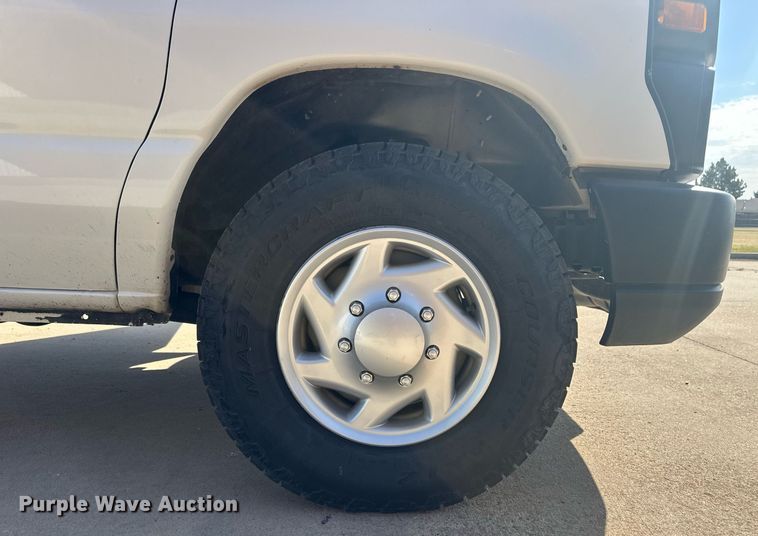 image for item ER8063 2012 Ford E350 Super Duty van