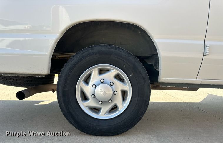 image for item ER8063 2012 Ford E350 Super Duty van