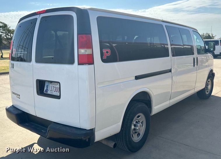 image for item ER8065 2013 Chevrolet Express 3500 van