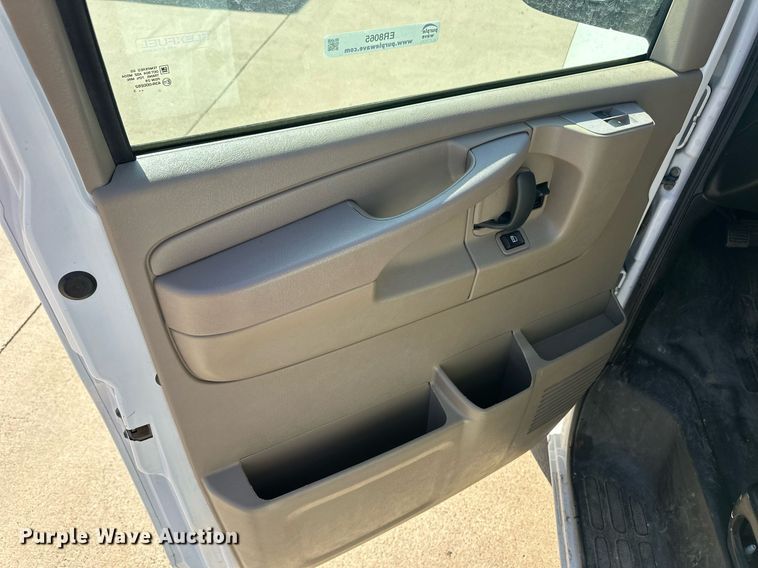 image for item ER8065 2013 Chevrolet Express 3500 van