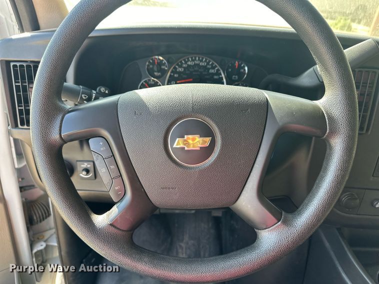 image for item ER8065 2013 Chevrolet Express 3500 van