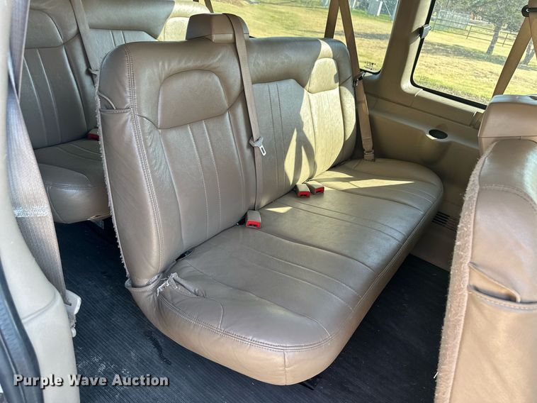 image for item ER8065 2013 Chevrolet Express 3500 van