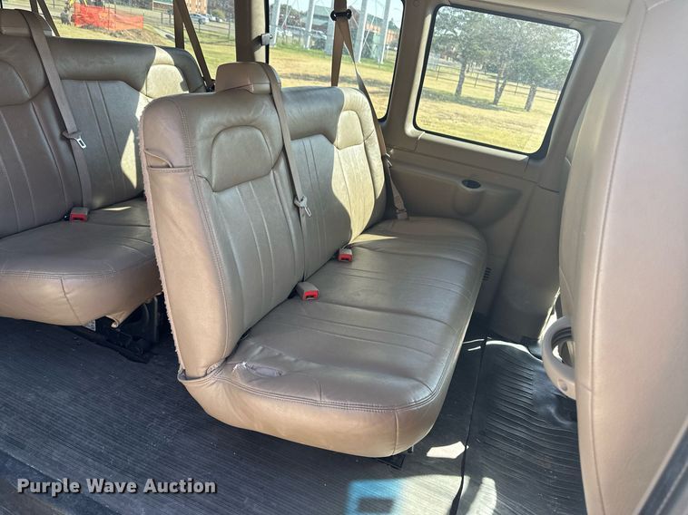 image for item ER8065 2013 Chevrolet Express 3500 van