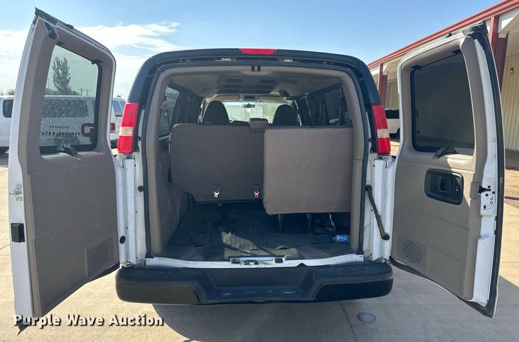 image for item ER8065 2013 Chevrolet Express 3500 van