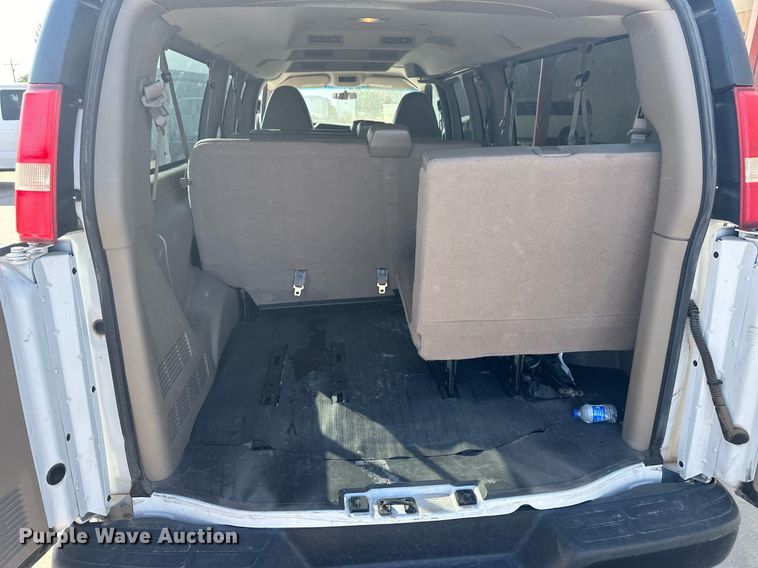 image for item ER8065 2013 Chevrolet Express 3500 van