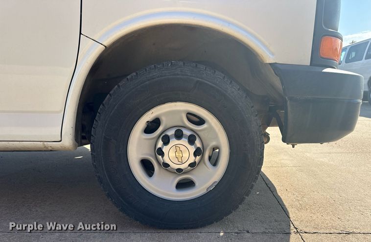 image for item ER8065 2013 Chevrolet Express 3500 van