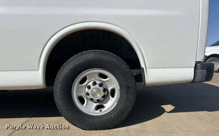 image for item ER8065 2013 Chevrolet Express 3500 van