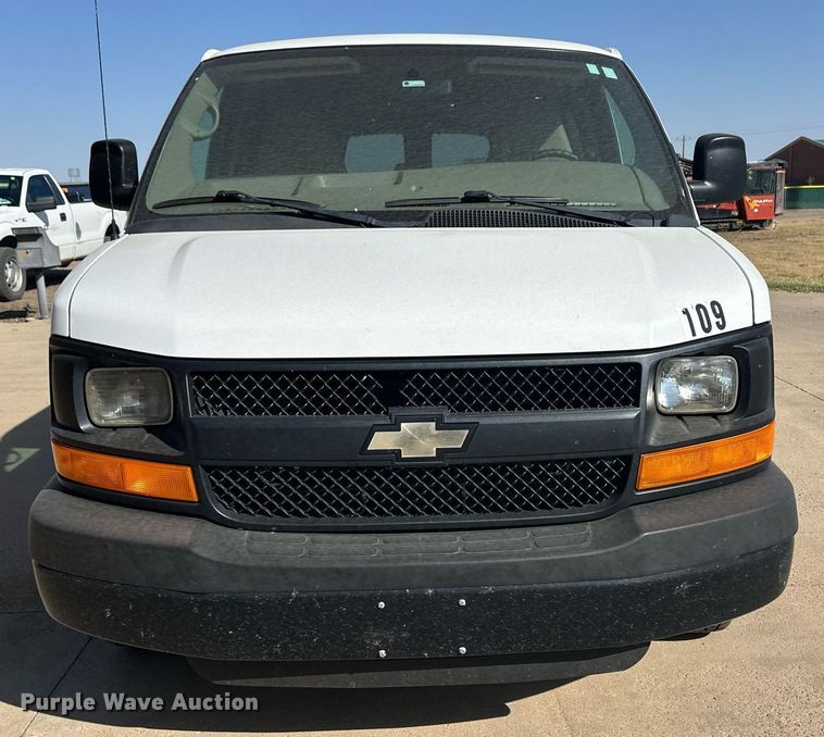 image for item ER8066 2013 Chevrolet Express 3500 van