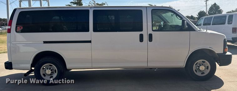 image for item ER8066 2013 Chevrolet Express 3500 van