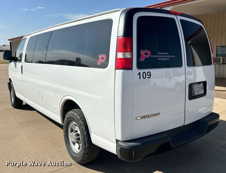 image for item ER8066 2013 Chevrolet Express 3500 van