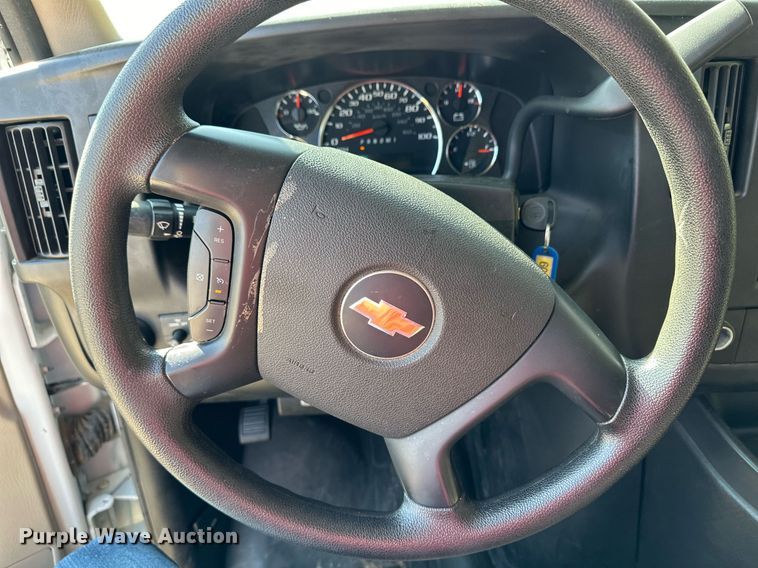 image for item ER8066 2013 Chevrolet Express 3500 van
