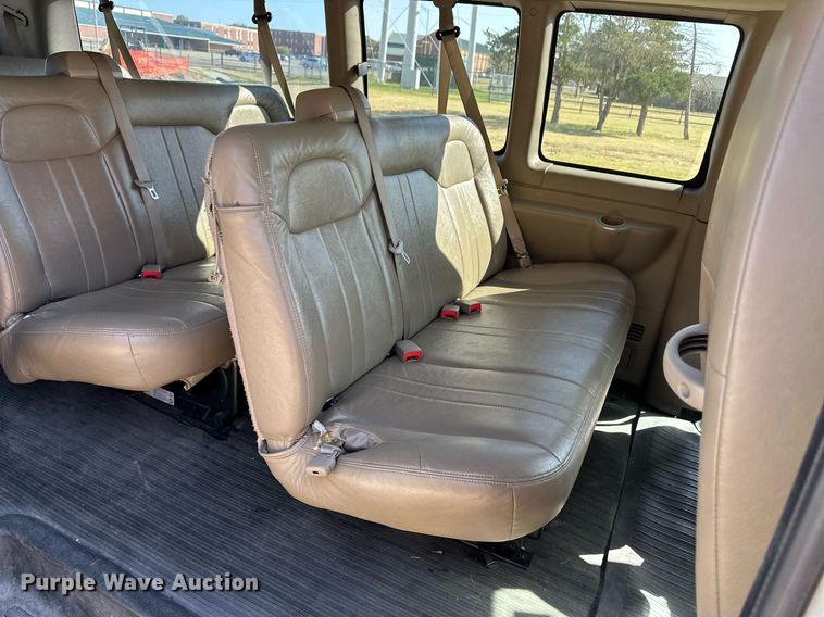 image for item ER8066 2013 Chevrolet Express 3500 van