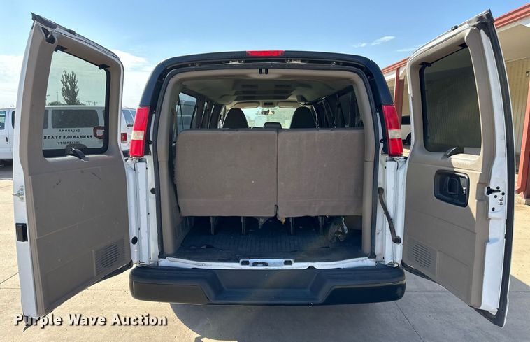 image for item ER8066 2013 Chevrolet Express 3500 van