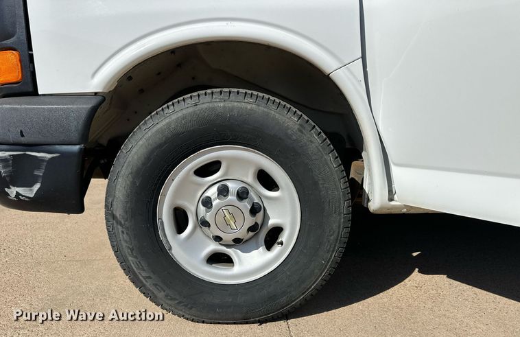 image for item ER8066 2013 Chevrolet Express 3500 van