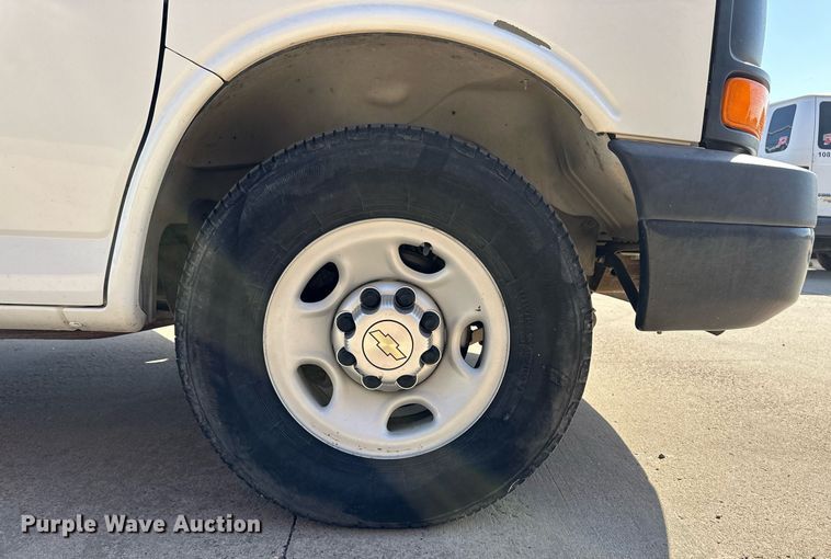 image for item ER8066 2013 Chevrolet Express 3500 van