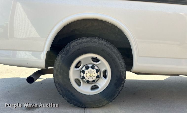 image for item ER8066 2013 Chevrolet Express 3500 van