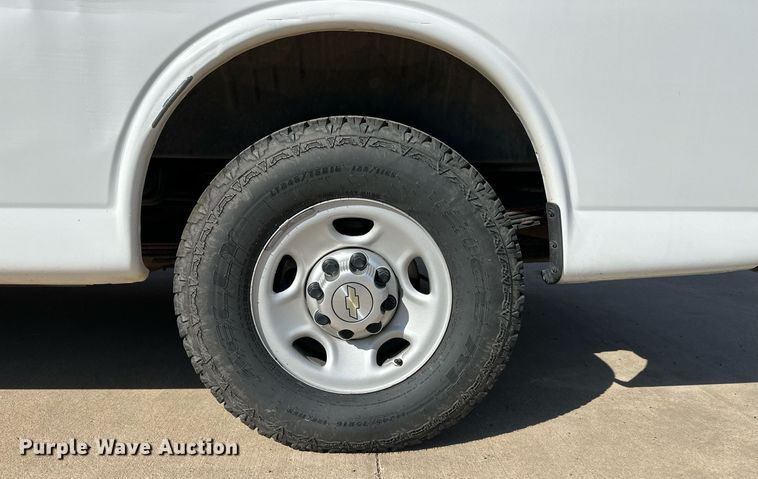 image for item ER8066 2013 Chevrolet Express 3500 van