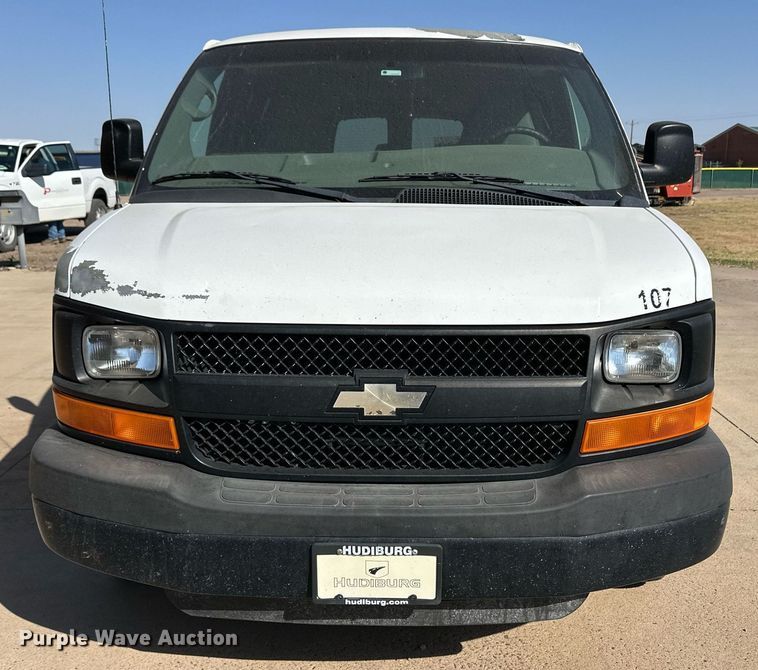 image for item ER8067 2010 Chevrolet Express 3500 van