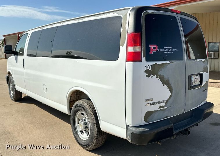 image for item ER8067 2010 Chevrolet Express 3500 van