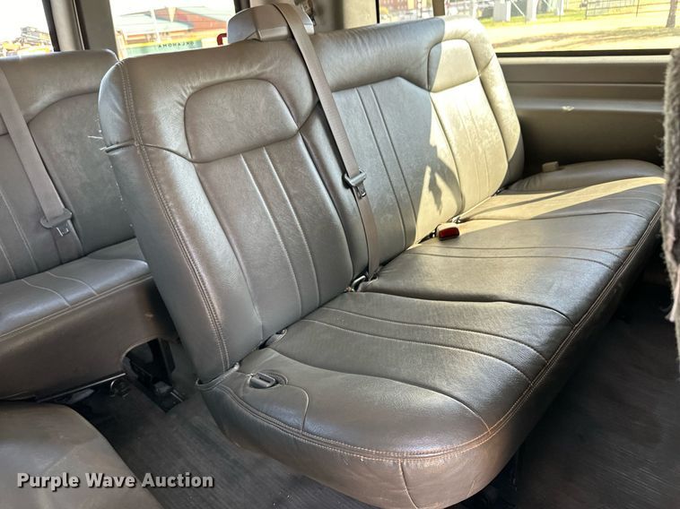 image for item ER8067 2010 Chevrolet Express 3500 van