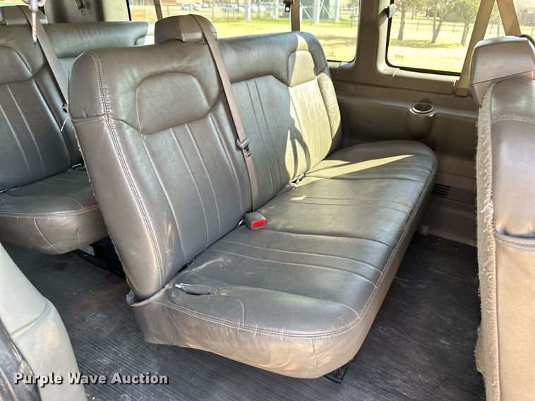 image for item ER8067 2010 Chevrolet Express 3500 van