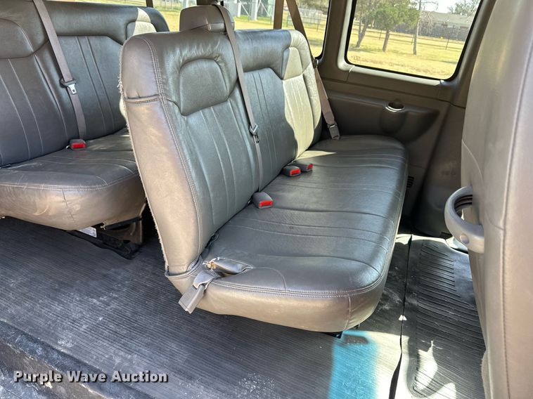 image for item ER8067 2010 Chevrolet Express 3500 van