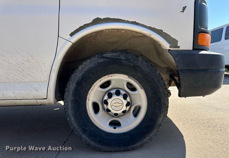 image for item ER8067 2010 Chevrolet Express 3500 van