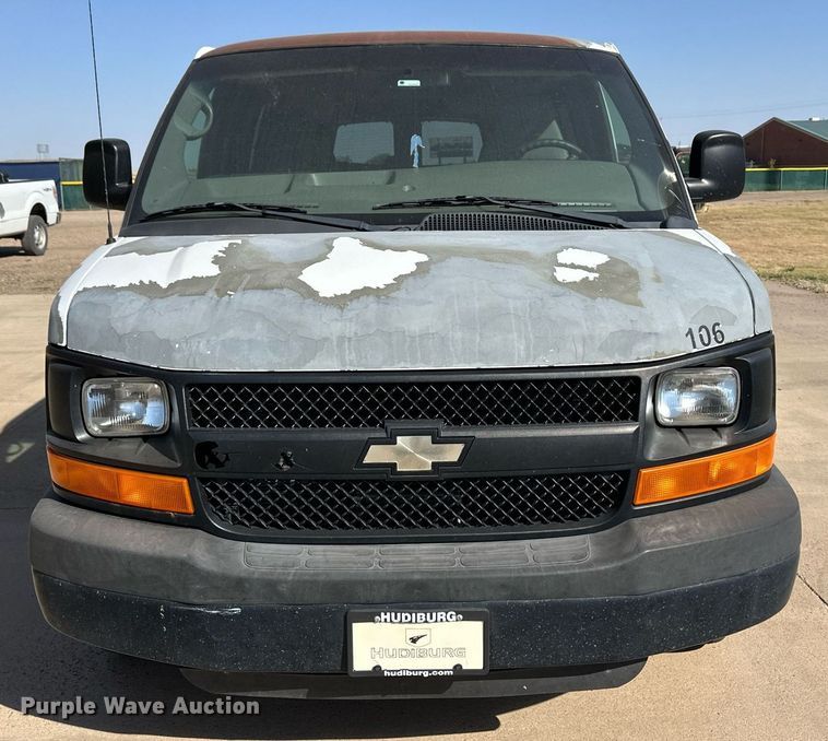 image for item ER8068 2010 Chevrolet Express 3500 van