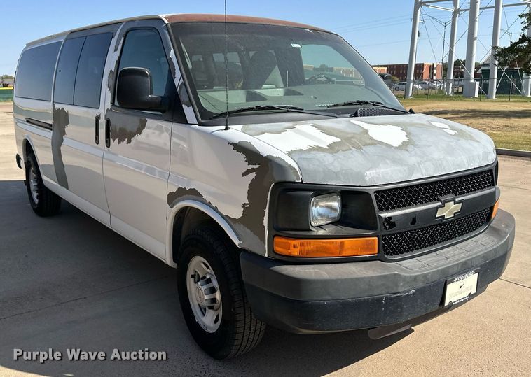 image for item ER8068 2010 Chevrolet Express 3500 van