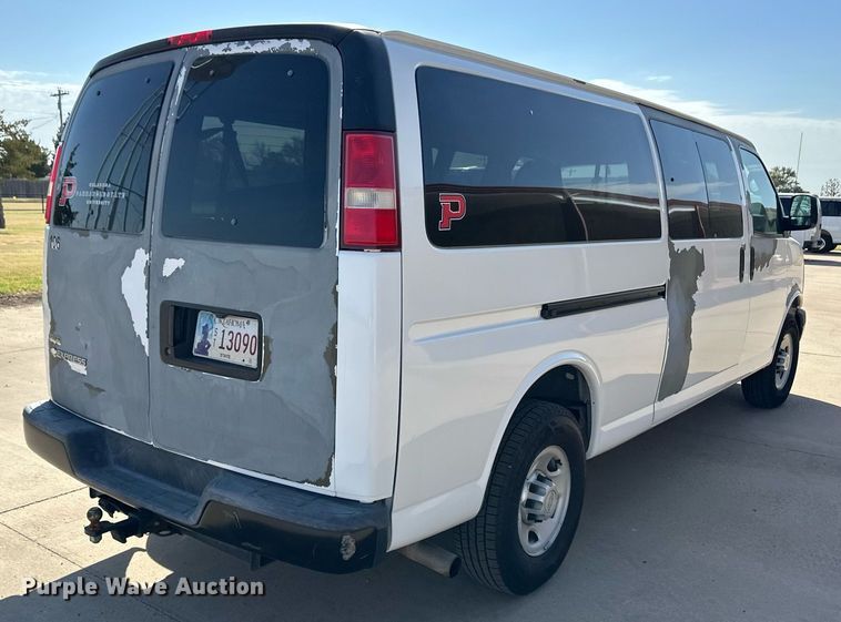 image for item ER8068 2010 Chevrolet Express 3500 van