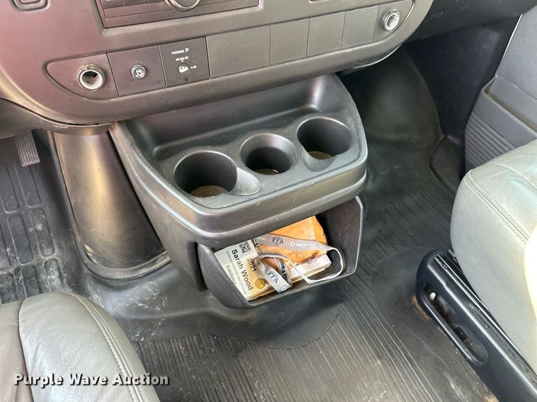 image for item ER8068 2010 Chevrolet Express 3500 van