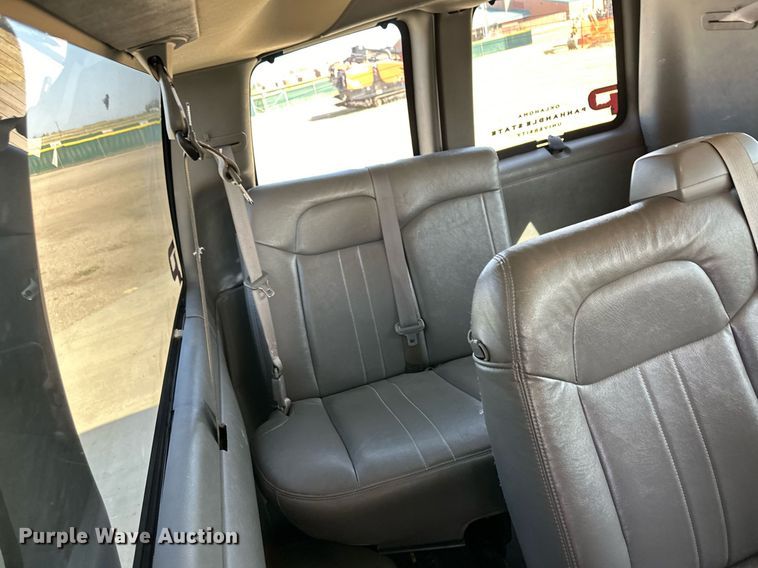 image for item ER8068 2010 Chevrolet Express 3500 van