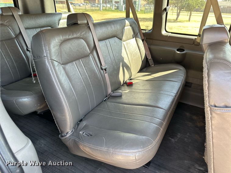 image for item ER8068 2010 Chevrolet Express 3500 van