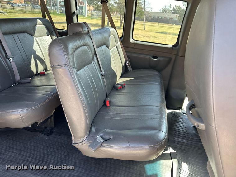 image for item ER8068 2010 Chevrolet Express 3500 van