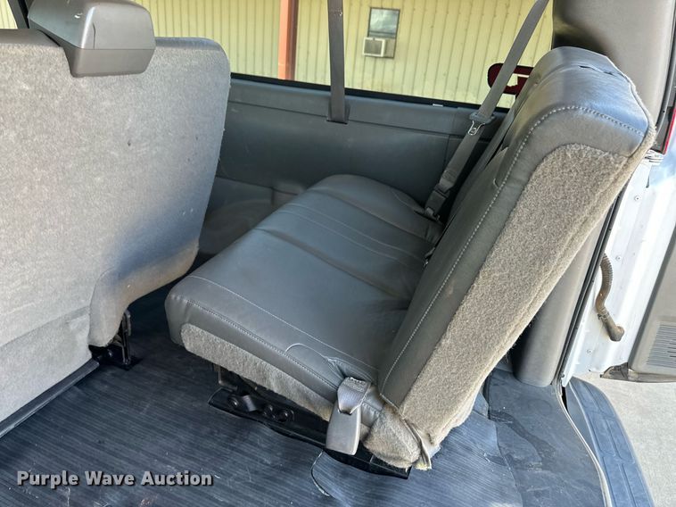 image for item ER8068 2010 Chevrolet Express 3500 van